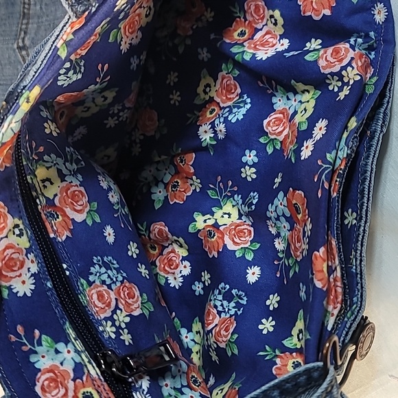 Denim bag made from upcycled denim overalls - Picture 5 of 5